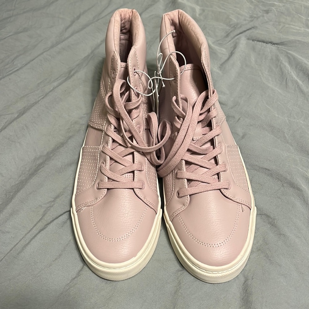 Old Navy High Top 1994 Sneakers. Size women’s 8.5 New with tags. Lavender